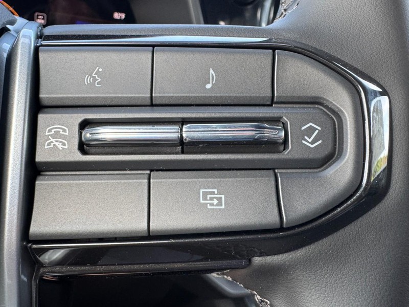 Chevrolet Colorado Vehicle Image 11