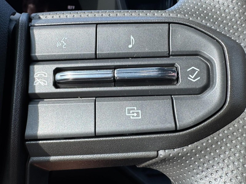 Chevrolet Colorado Vehicle Image 11
