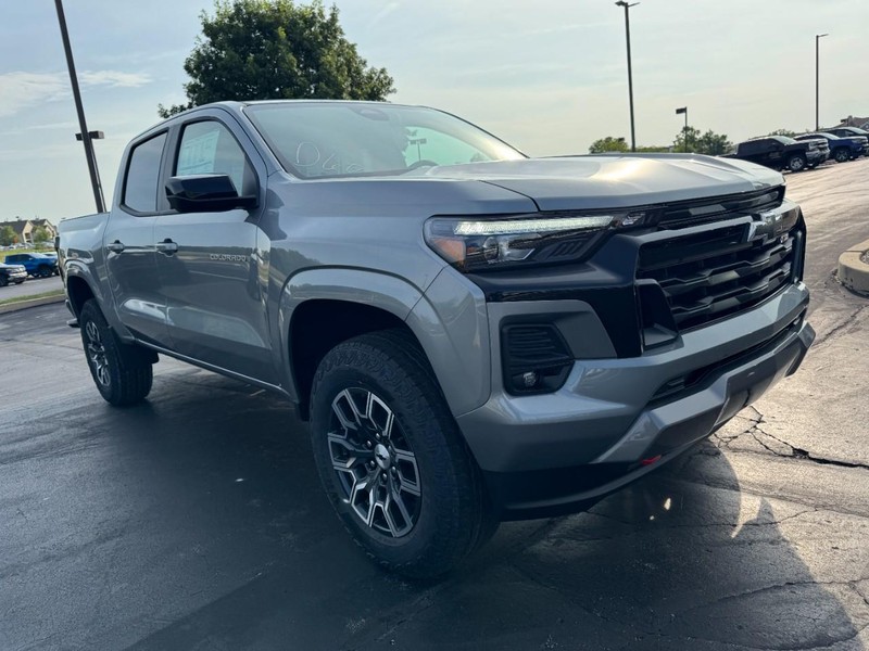 Chevrolet Colorado Vehicle Image 02