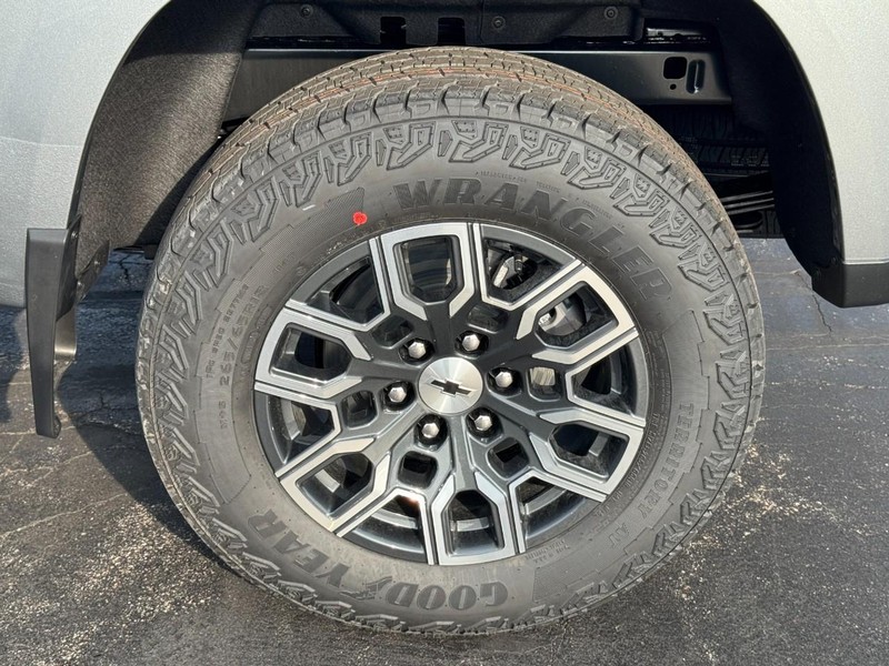 Chevrolet Colorado Vehicle Image 06