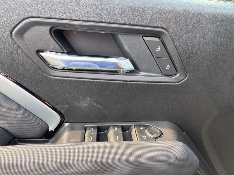 Chevrolet Colorado Vehicle Image 09