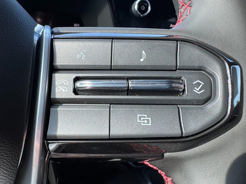 Chevrolet Colorado Vehicle Image 11