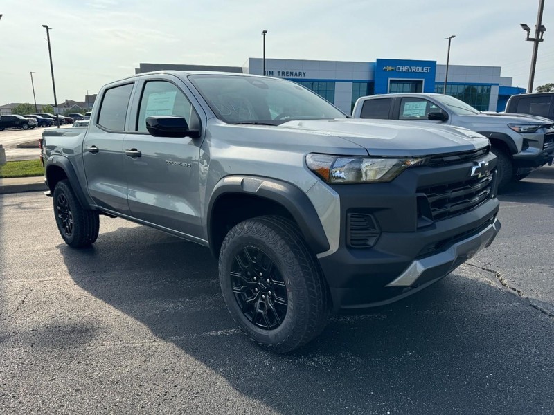 Chevrolet Colorado Vehicle Image 02