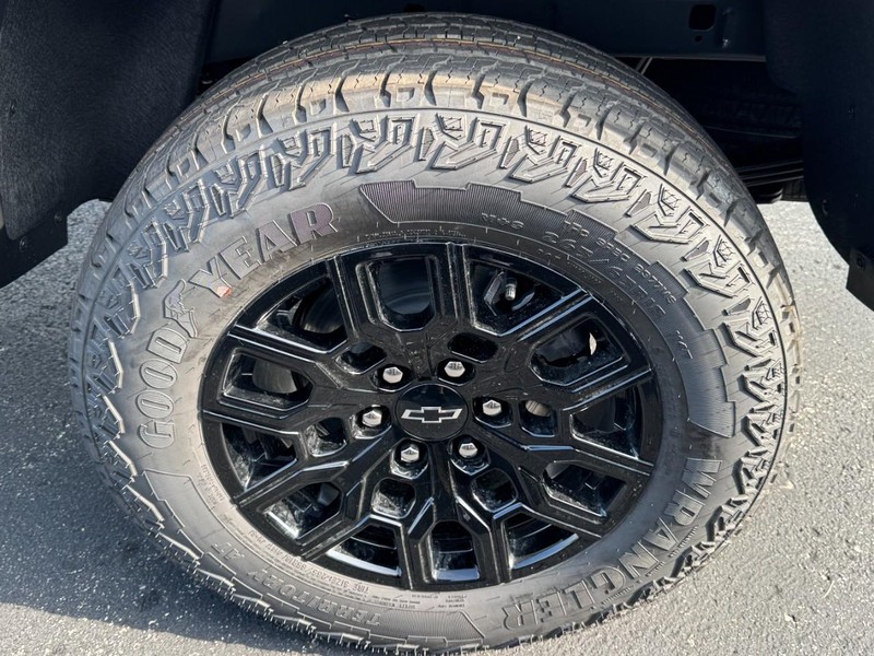 Chevrolet Colorado Vehicle Image 05