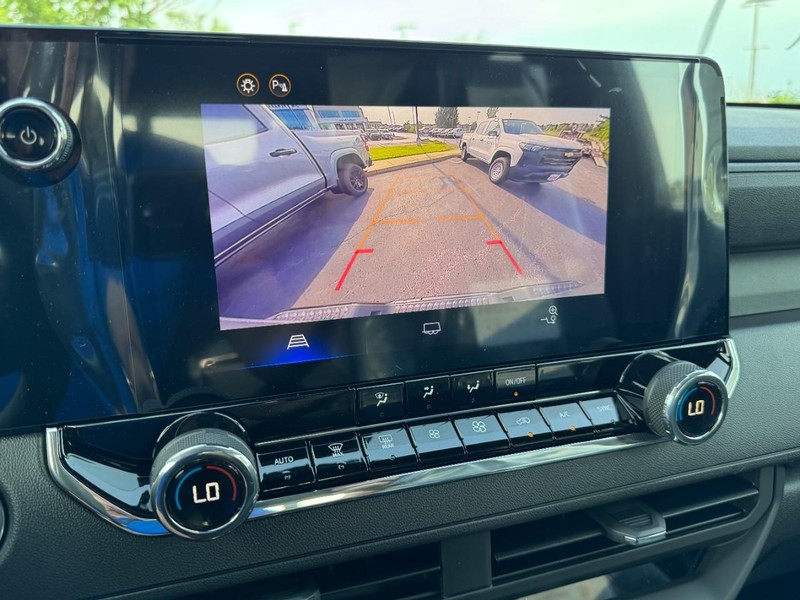 Chevrolet Colorado Vehicle Image 13