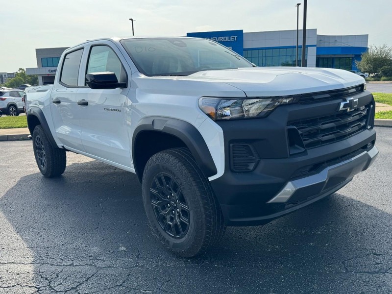 Chevrolet Colorado Vehicle Image 02