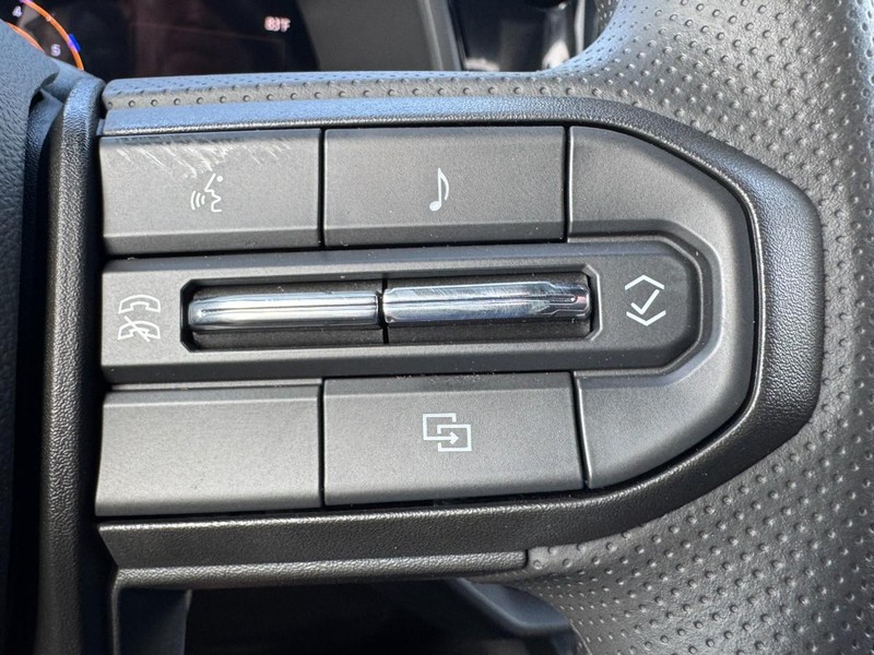 Chevrolet Colorado Vehicle Image 11