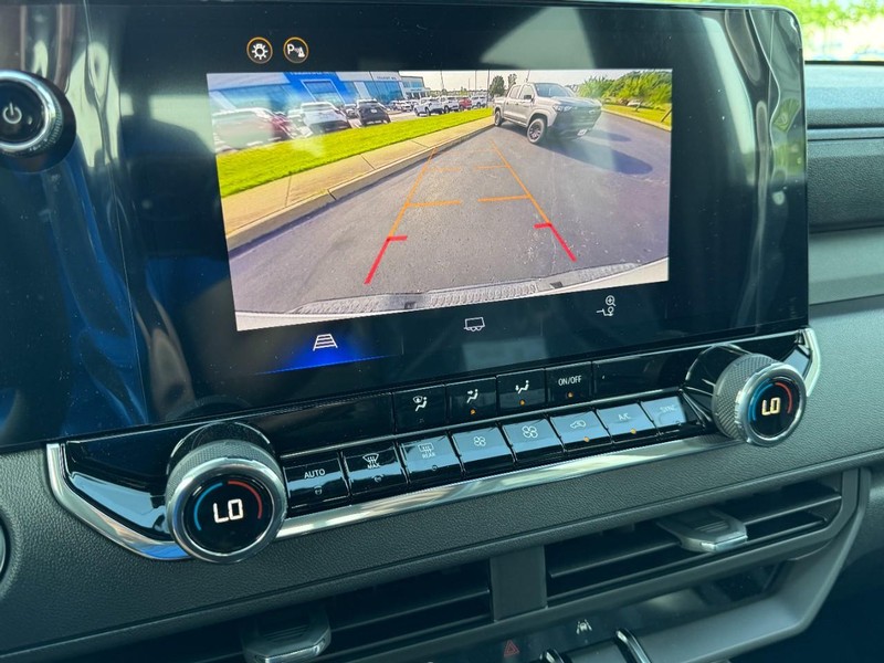 Chevrolet Colorado Vehicle Image 14