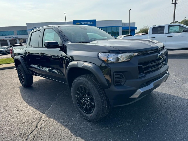 Chevrolet Colorado Vehicle Image 02