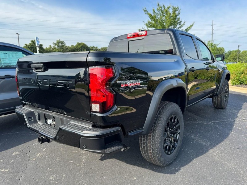 Chevrolet Colorado Vehicle Image 03