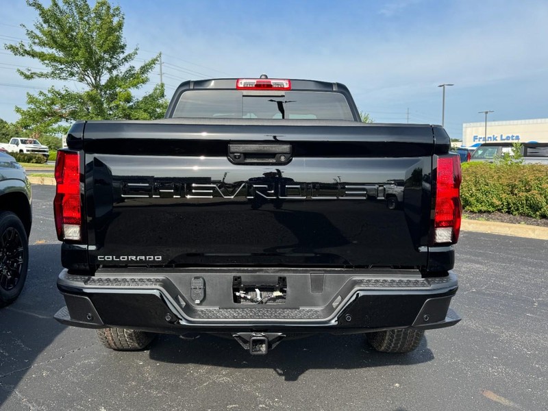 Chevrolet Colorado Vehicle Image 04