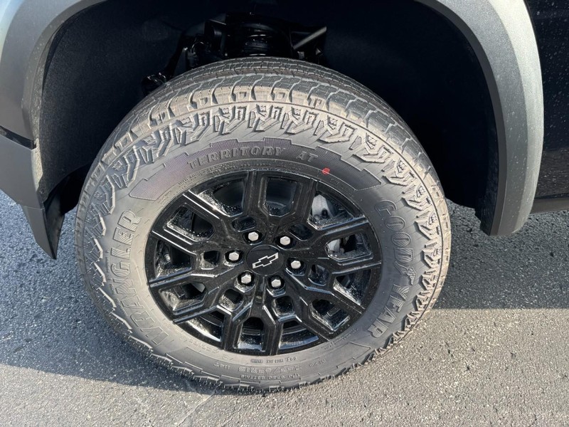 Chevrolet Colorado Vehicle Image 05
