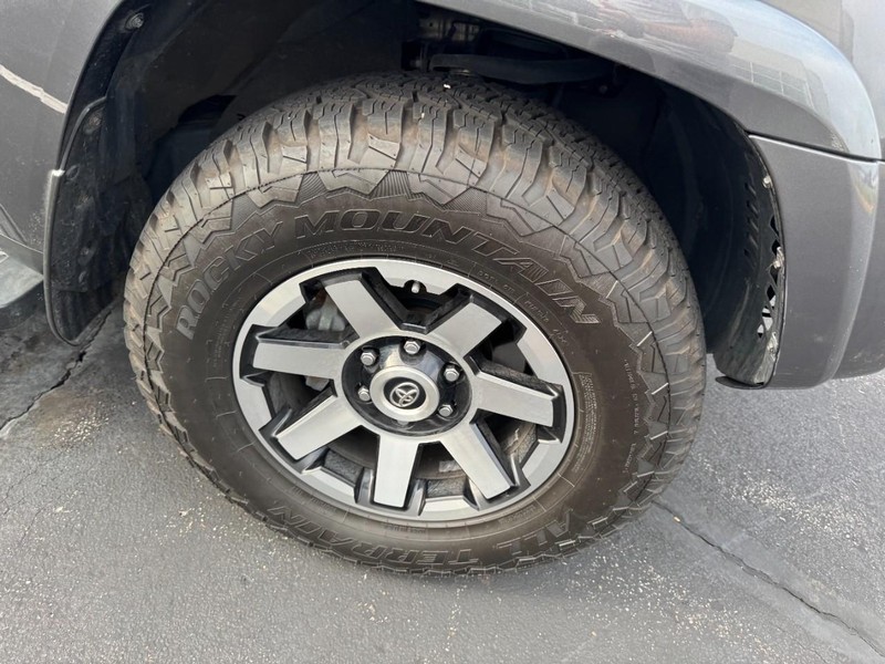 Toyota 4Runner Vehicle Image 05