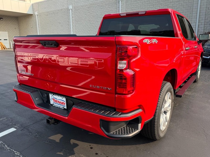 Chevrolet Silverado 1500 Vehicle Image 04
