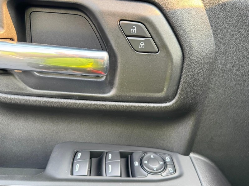 Chevrolet Silverado 1500 Vehicle Image 12