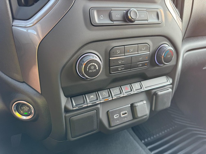 Chevrolet Silverado 1500 Vehicle Image 15