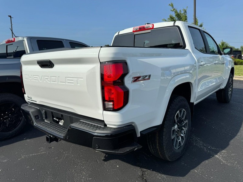 Chevrolet Colorado Vehicle Image 03