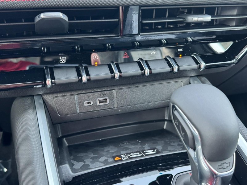 Chevrolet Colorado Vehicle Image 11