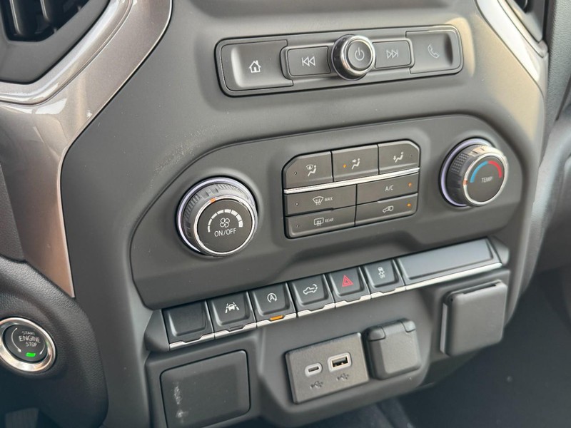 Chevrolet Silverado 1500 Vehicle Image 14