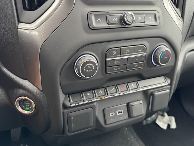 Chevrolet Silverado 1500 Vehicle Image 14