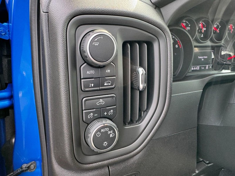 Chevrolet Silverado 1500 Vehicle Image 12