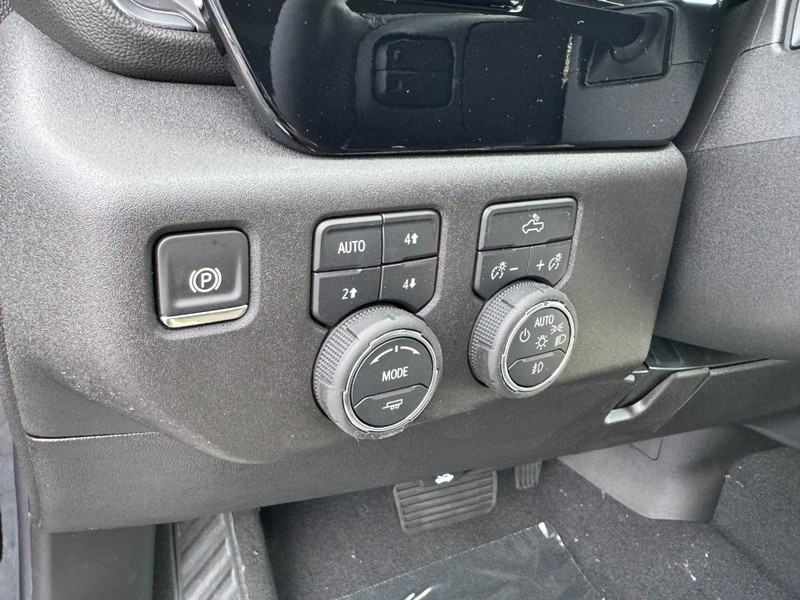 Chevrolet Silverado 1500 Vehicle Image 12