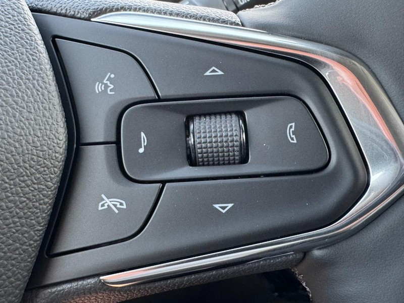 Chevrolet Trax Vehicle Image 11