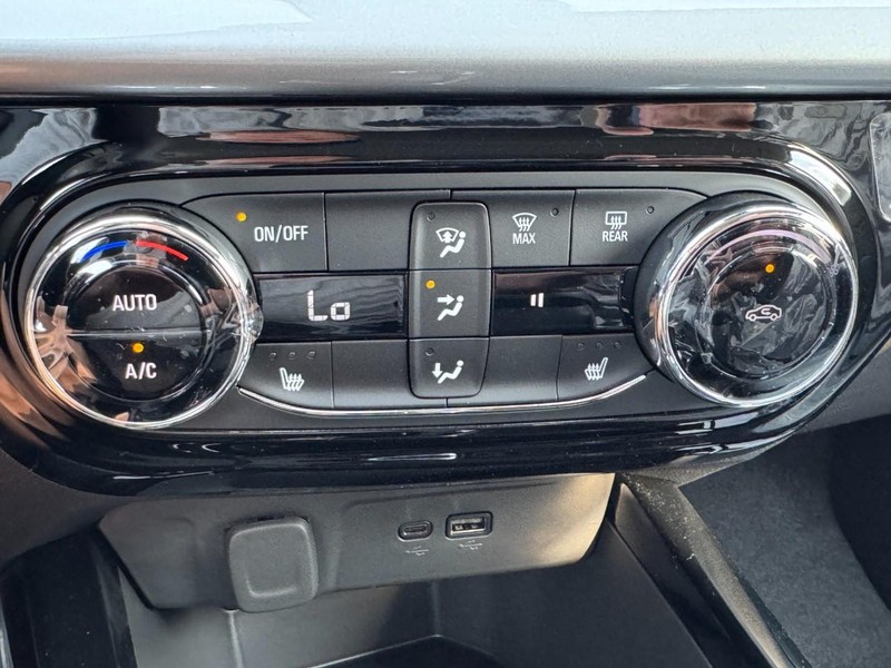 Chevrolet Trax Vehicle Image 12