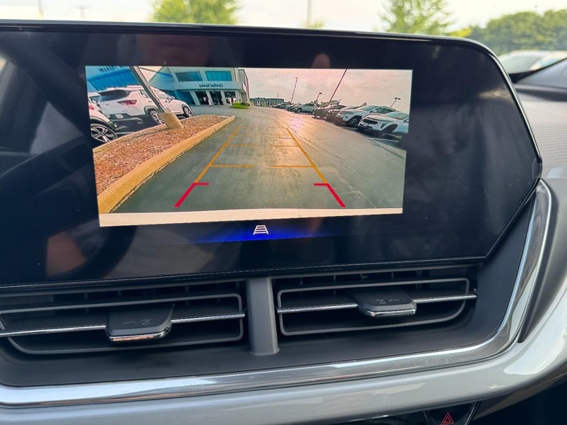 Chevrolet Trax Vehicle Image 14