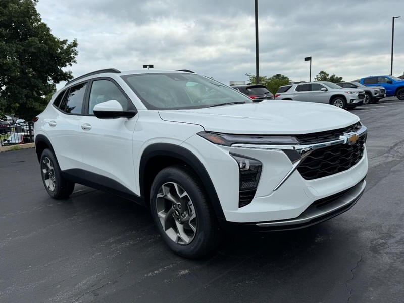 Chevrolet Trax Vehicle Image 02