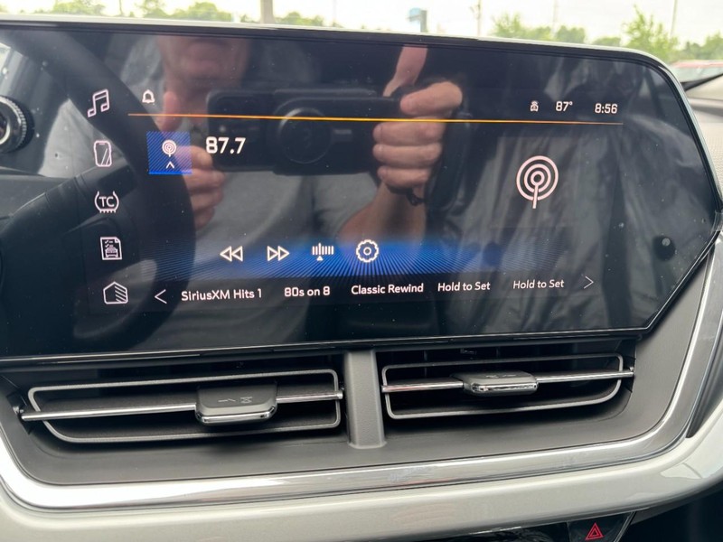 Chevrolet Trax Vehicle Image 12