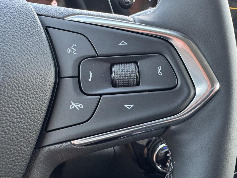 Chevrolet Trax Vehicle Image 11
