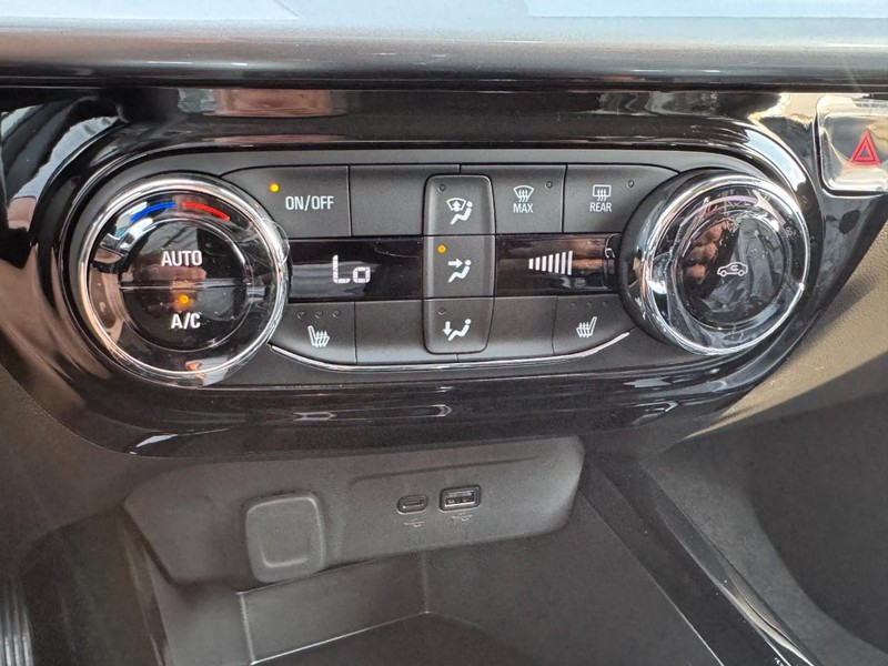 Chevrolet Trax Vehicle Image 12