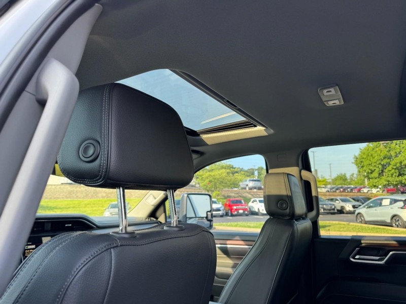GMC Sierra 2500HD Vehicle Image 11