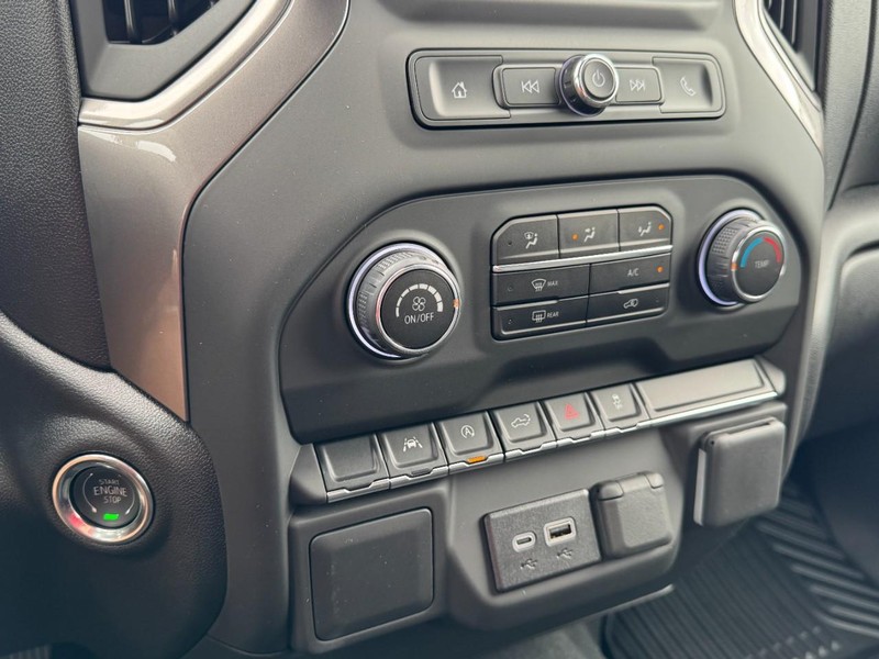 Chevrolet Silverado 1500 Vehicle Image 14