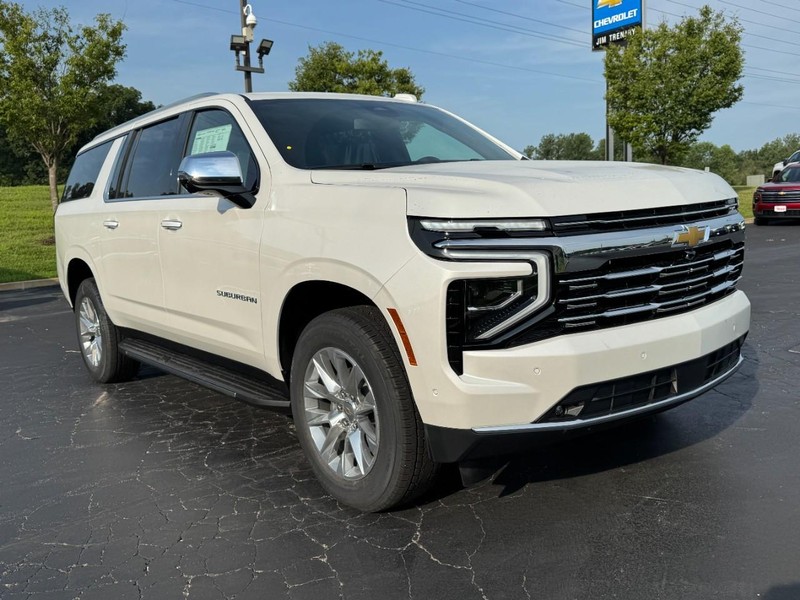 Chevrolet Suburban Vehicle Image 02