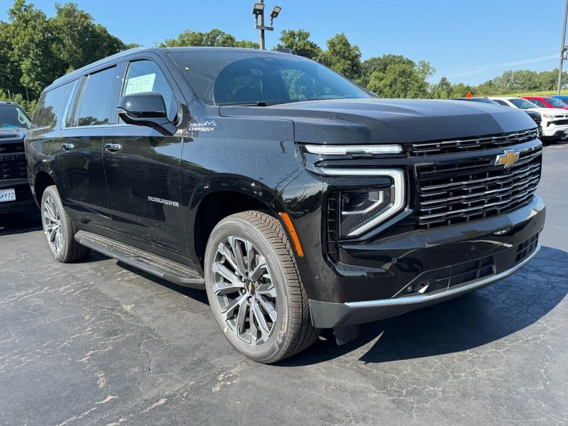 Chevrolet Suburban Vehicle Image 02