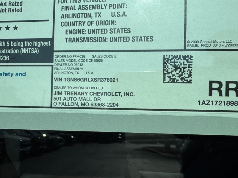 Chevrolet Suburban Vehicle Image 17