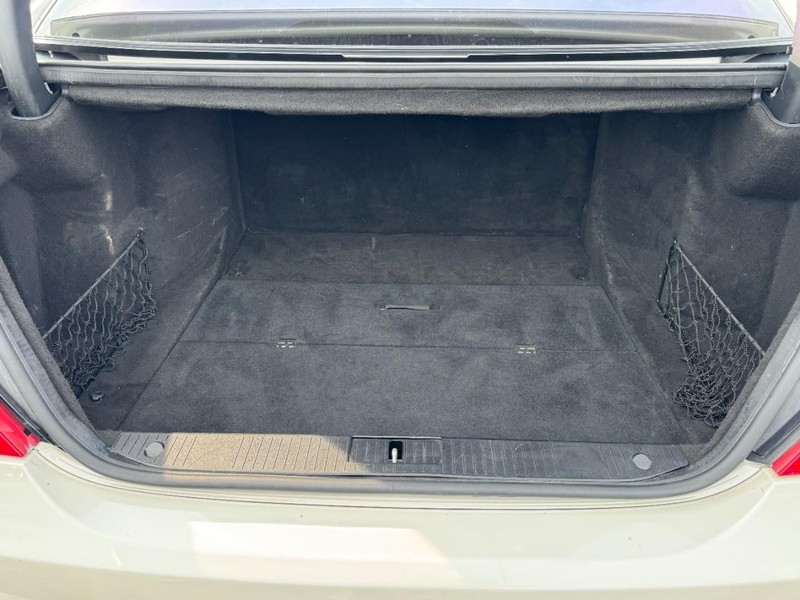 Mercedes-Benz S-Class Vehicle Image 06