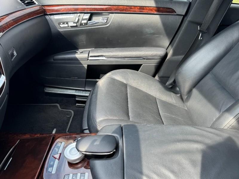 Mercedes-Benz S-Class Vehicle Image 14