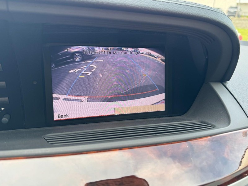 Mercedes-Benz S-Class Vehicle Image 22