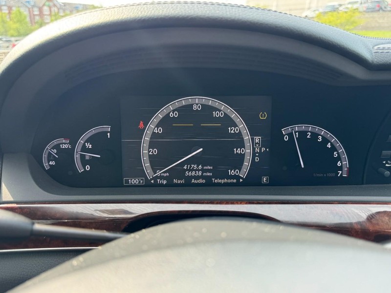 Mercedes-Benz S-Class Vehicle Image 24