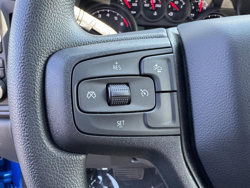 Chevrolet Silverado 1500 Vehicle Image 12