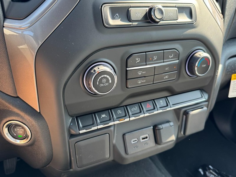 Chevrolet Silverado 1500 Vehicle Image 13