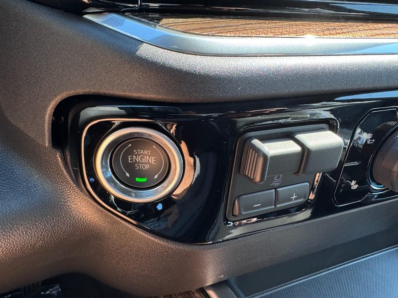 Chevrolet Silverado 1500 Vehicle Image 18