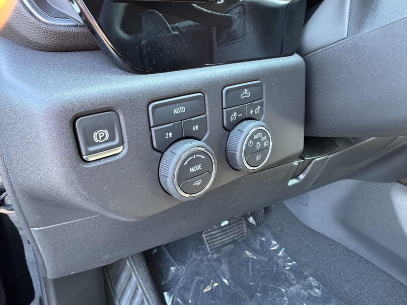 Chevrolet Silverado 1500 Vehicle Image 11