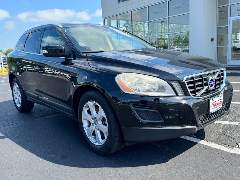 Volvo XC60 Vehicle Image 02