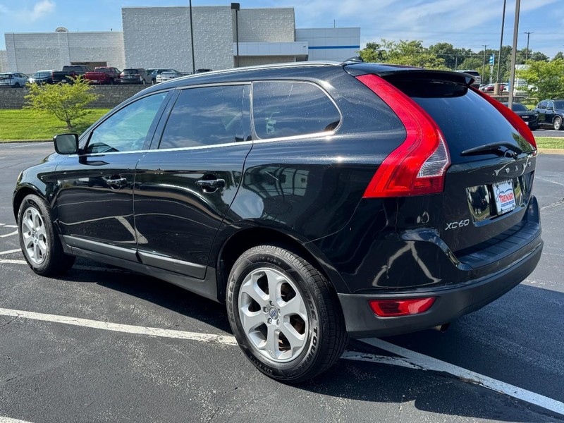 Volvo XC60 Vehicle Image 05