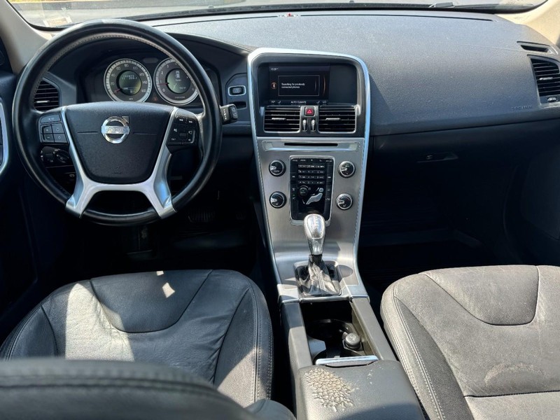 Volvo XC60 Vehicle Image 12