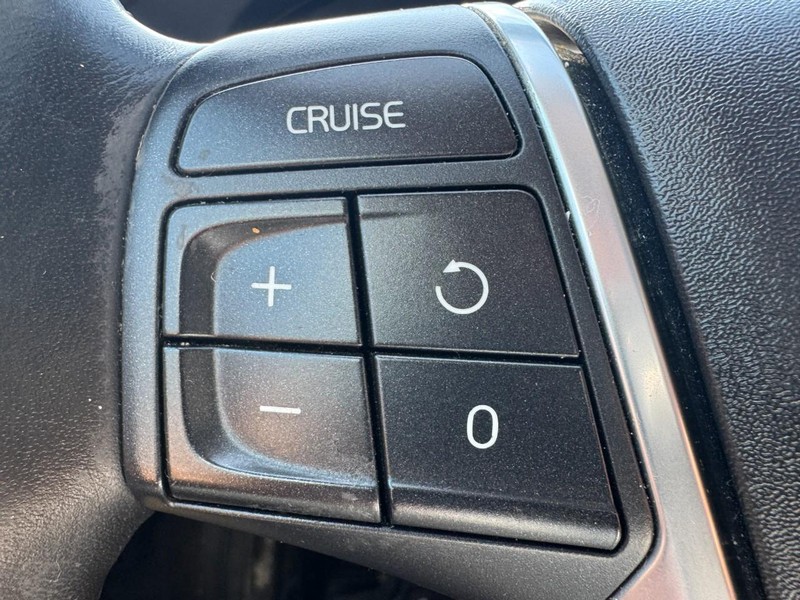 Volvo XC60 Vehicle Image 17